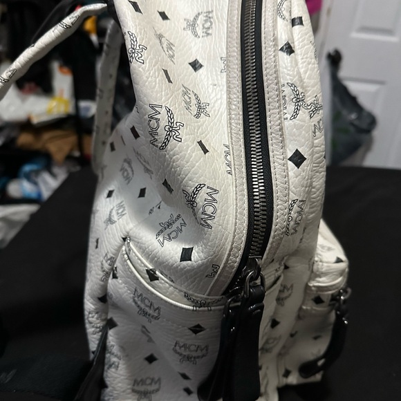 MCM BOOK BAG WHITE AND BLACK - Picture 3 of 6